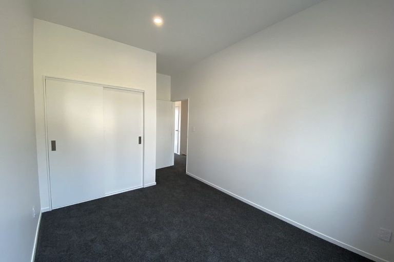 Photo of property in 4/62 Spenmoor Street, Newlands, Wellington, 6037