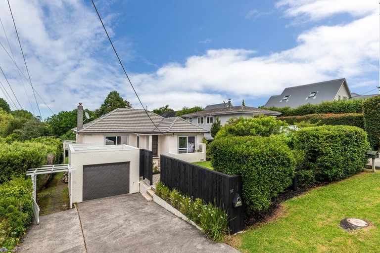 Photo of property in 27 Creamer Avenue, Belmont, Auckland, 0622