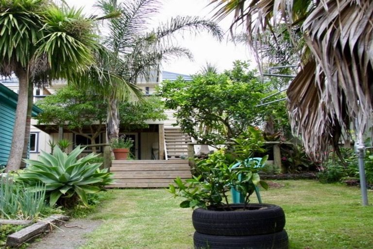 Photo of property in 106 Calliope Road, Stanley Point, Auckland, 0624