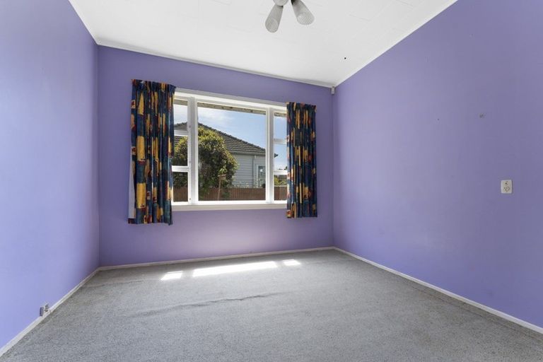 Photo of property in 85 Brooklands Road, Brooklands, New Plymouth, 4310