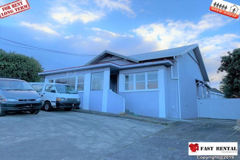 Photo of property in 2/221 Onewa Road, Birkenhead, Auckland, 0626