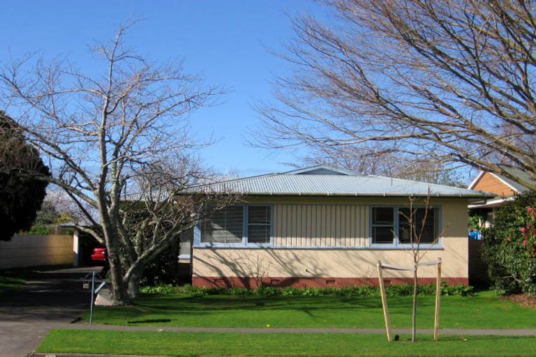 Photo of property in 63 Wikiriwhi Crescent, Awapuni, Palmerston North, 4412