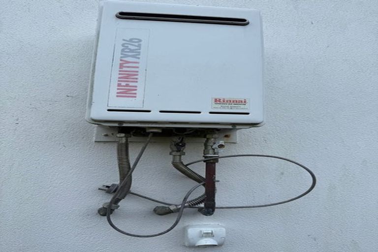 Photo of property in 19a Sunnyside Road, Sunnyvale, Auckland, 0612