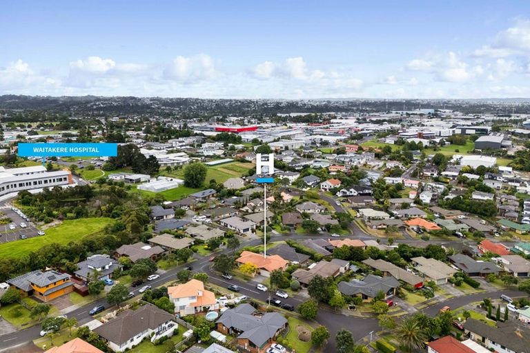 Photo of property in 2 Jubaea Place, Henderson, Auckland, 0610