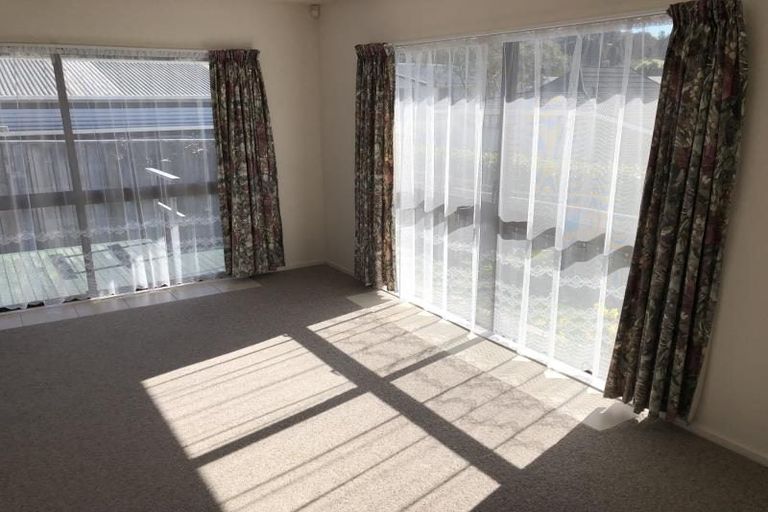 Photo of property in 2/12 Raukawa Street, Stokes Valley, Lower Hutt, 5019