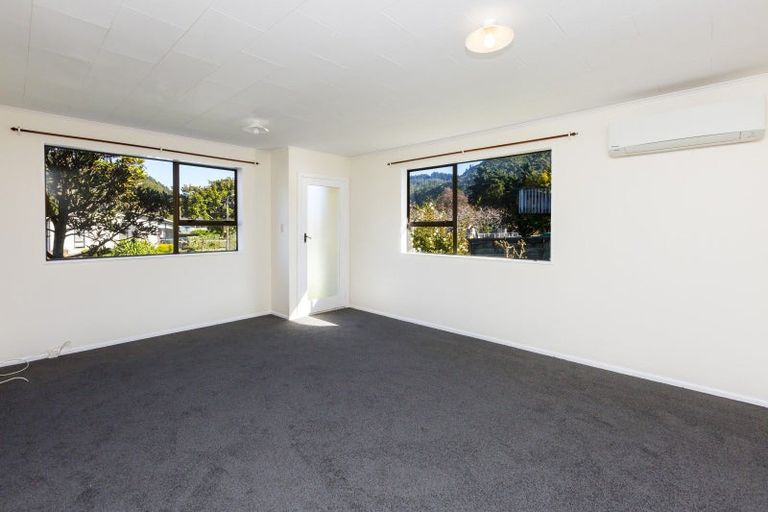 Photo of property in 1/29 Gemstone Drive, Birchville, Upper Hutt, 5018