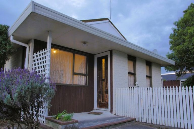 Photo of property in 32 Cecil Place, Cloverlea, Palmerston North, 4412