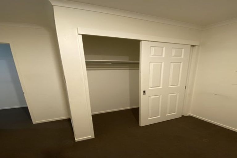 Photo of property in 256b Great North Road, Henderson, Auckland, 0612