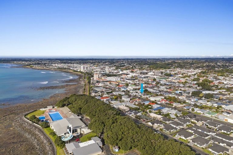 Photo of property in 29 Hine Street, New Plymouth, 4310