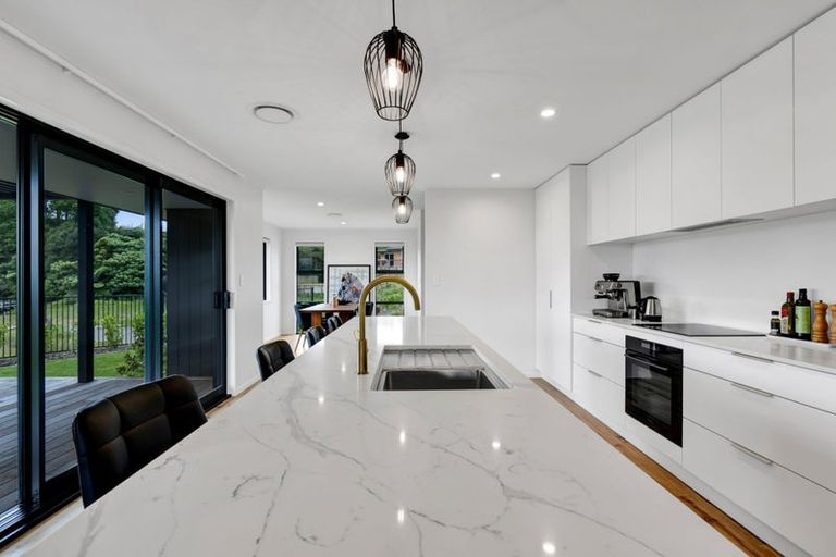 Photo of property in 8 Ponga Place, Highlands Park, New Plymouth, 4312