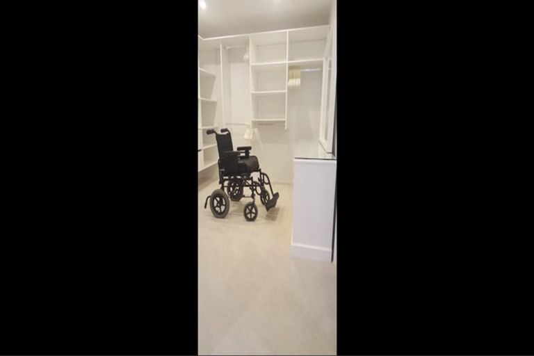 Photo of property in 10 Palmyra Way, Half Moon Bay, Auckland, 2012