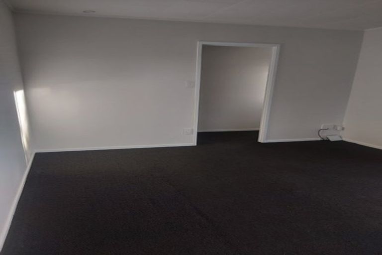 Photo of property in 2/12 Melleray Place, Randwick Park, Auckland, 2105