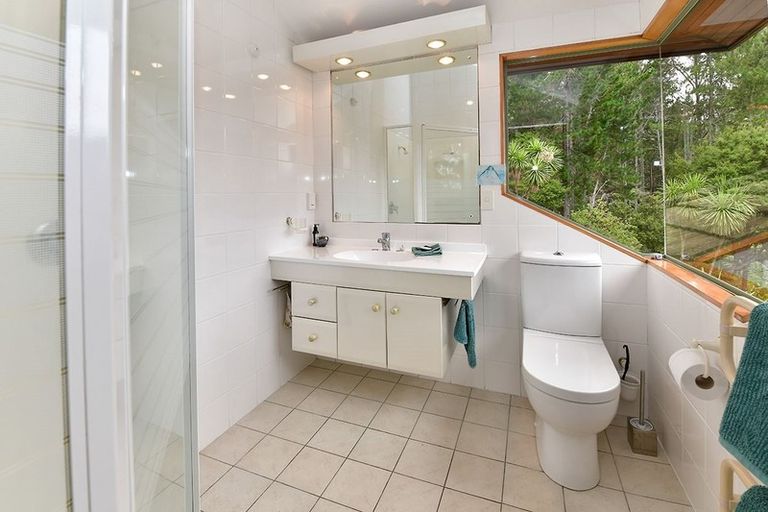Photo of property in 70 Scott Road, Stanmore Bay, Whangaparaoa, 0932