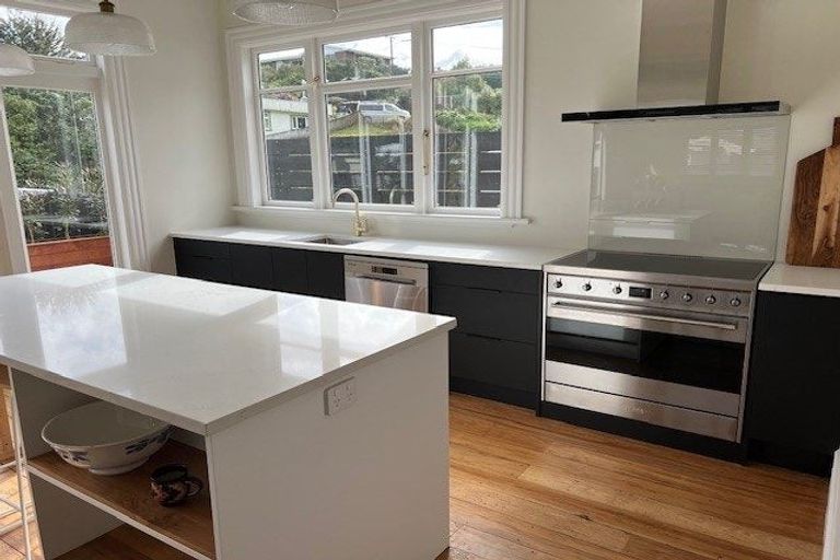 Photo of property in 95b Waikawa Road, Picton, 7220