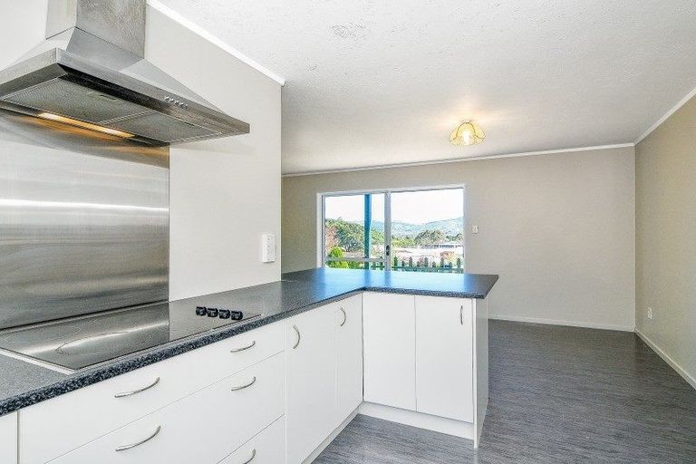 Photo of property in 19 Oaklands Grove, Clouston Park, Upper Hutt, 5018