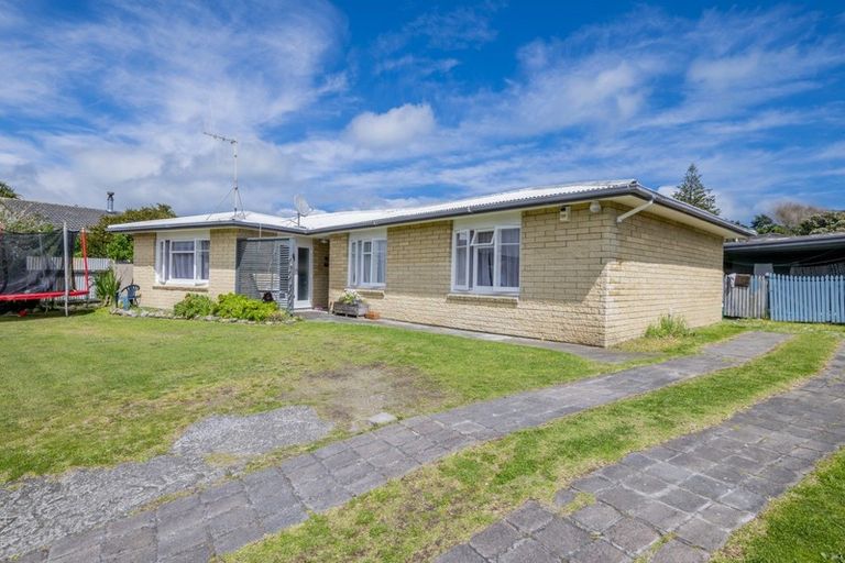 Photo of property in 4 Colenso Place, Otaki Beach, Otaki, 5512