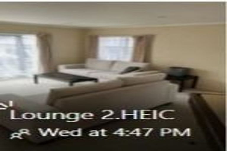 Photo of property in 17 Rosetti Rise, West Harbour, Auckland, 0618