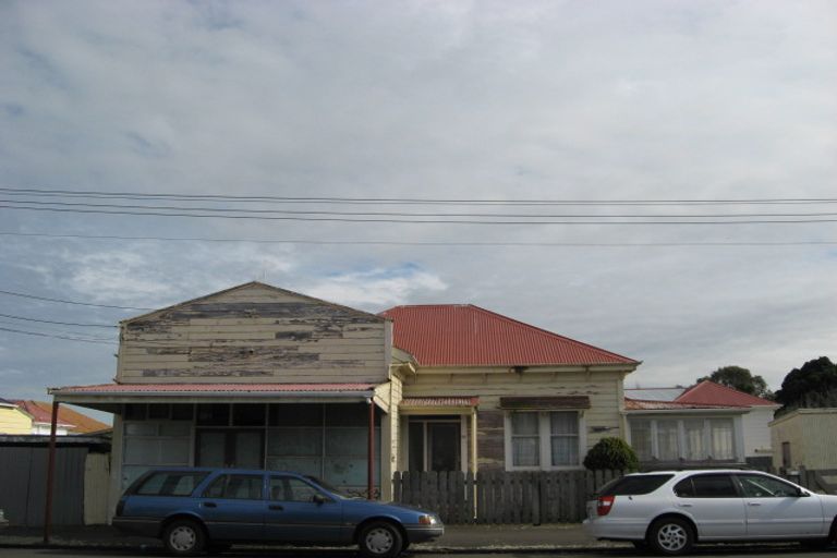 Photo of property in 2 Collins Street, Gonville, Whanganui, 4501