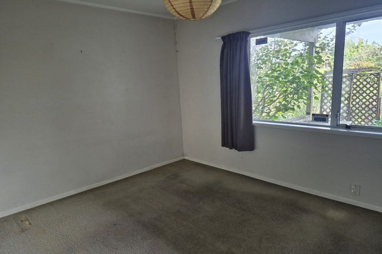Photo of property in 2 Lexington Drive, Botany Downs, Auckland, 2010