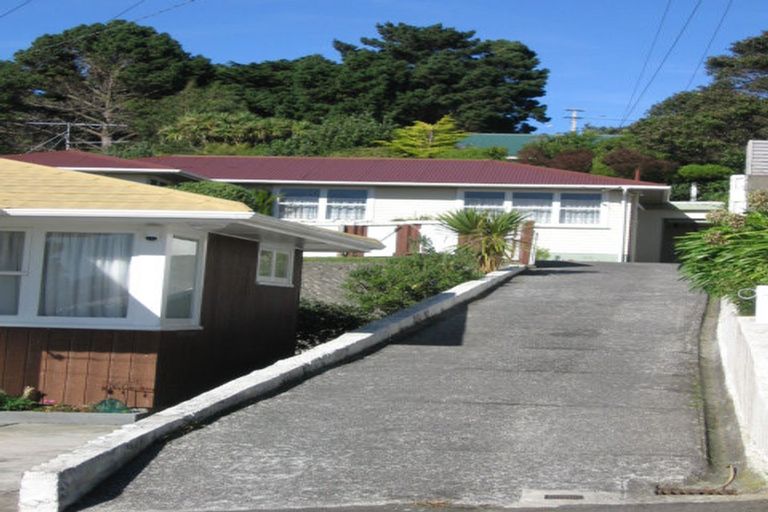 Photo of property in 22 Beazley Avenue, Paparangi, Wellington, 6037