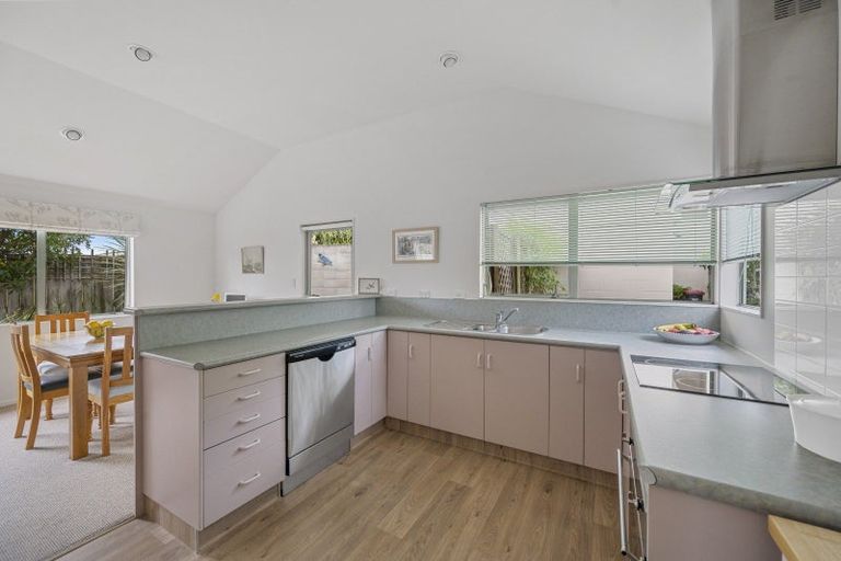 Photo of property in 9a Chambers Street, Havelock North, 4130