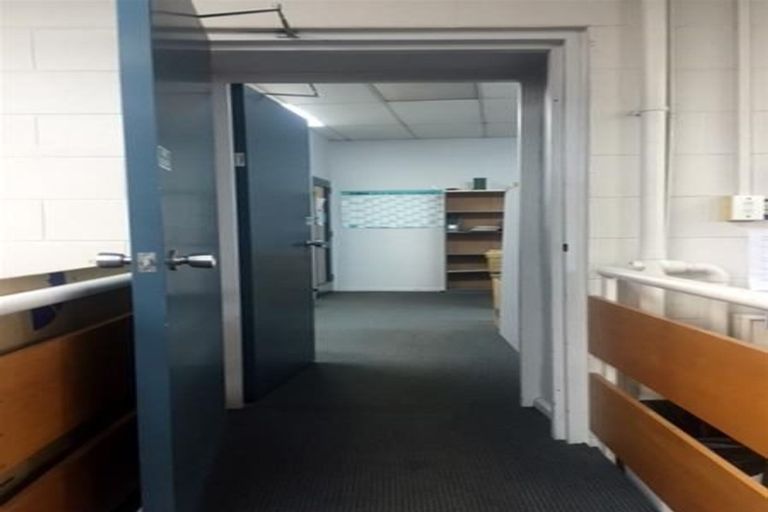 Photo of property in 12 Main North Road, Woodend, 7610