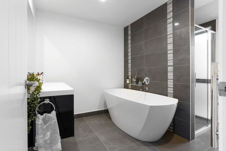 Photo of property in 48 Cassinia Close, Papamoa Beach, Papamoa, 3118