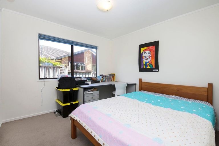 Photo of property in 13 Fieldstone Court, Northpark, Auckland, 2013