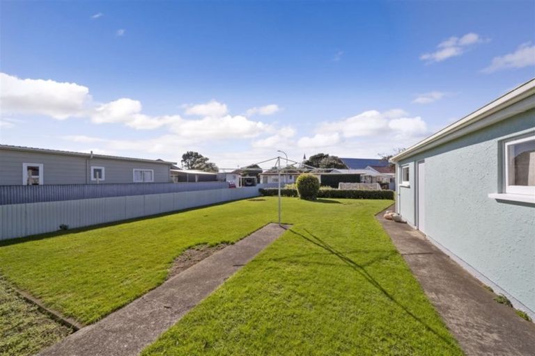 Photo of property in 12 Grey Street, Hawera, 4610