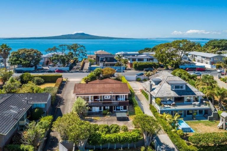 Photo of property in 308 Hurstmere Road, Takapuna, Auckland, 0622
