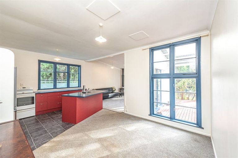 Photo of property in 2a Weraroa Road, Waverley, 4510