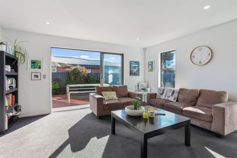 Photo of property in 92 Mcmahon Drive, Aidanfield, Christchurch, 8025