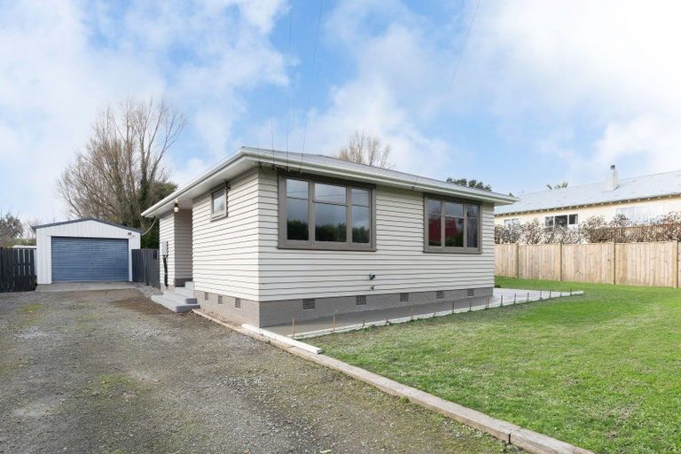 Photo of property in 12 Tokomaru Road, Tokomaru, Palmerston North, 4474