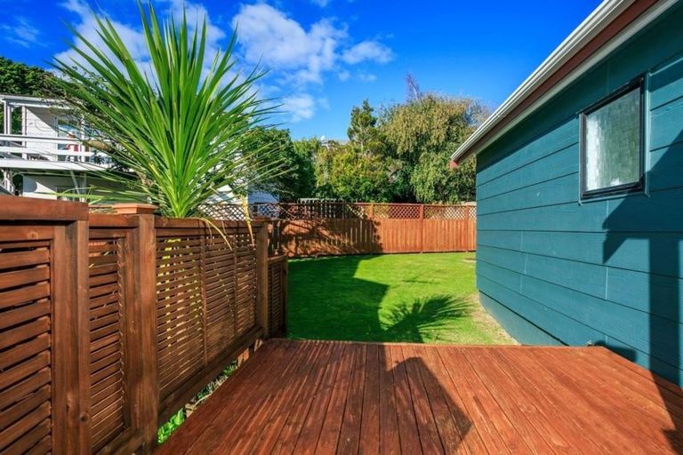 Photo of property in 12 Sunward Rise, Glenfield, Auckland, 0629