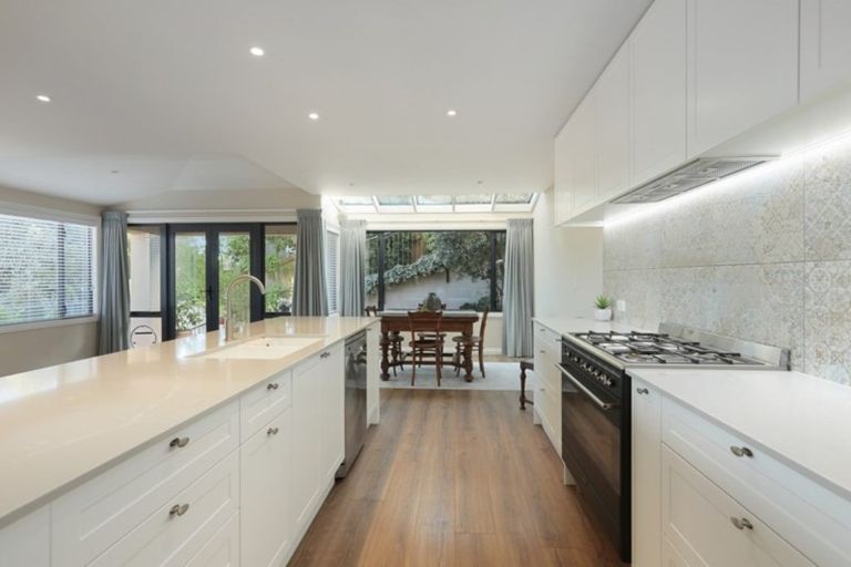 Photo of property in 20 Lucknow Place, Cashmere, Christchurch, 8022