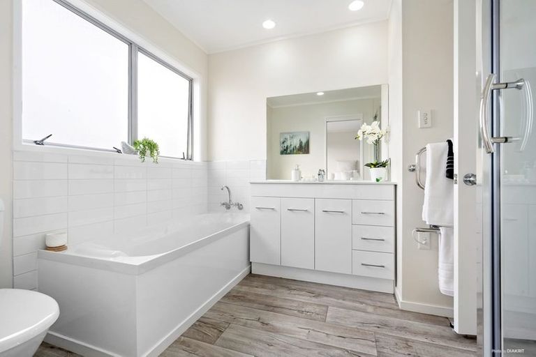 Photo of property in 1/6 Mission View Drive, Northpark, Auckland, 2013