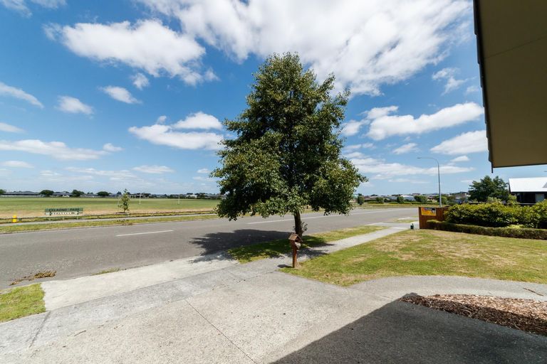 Photo of property in 127 Schnell Drive, Kelvin Grove, Palmerston North, 4414