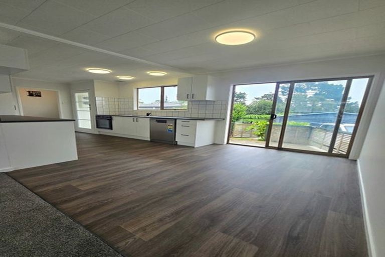 Photo of property in 91 Archmillen Avenue, Pakuranga Heights, Auckland, 2010
