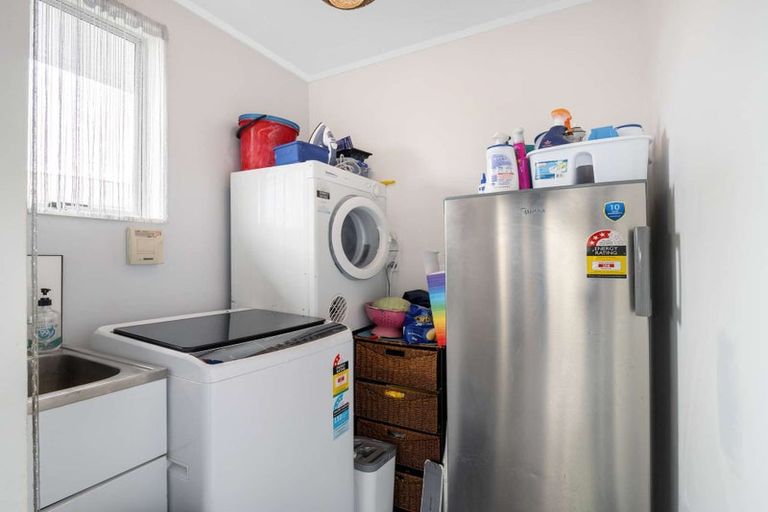 Photo of property in 31 Cross Street, Castlecliff, Whanganui, 4501