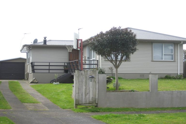 Photo of property in 11 Elm Grove, Westown, New Plymouth, 4310