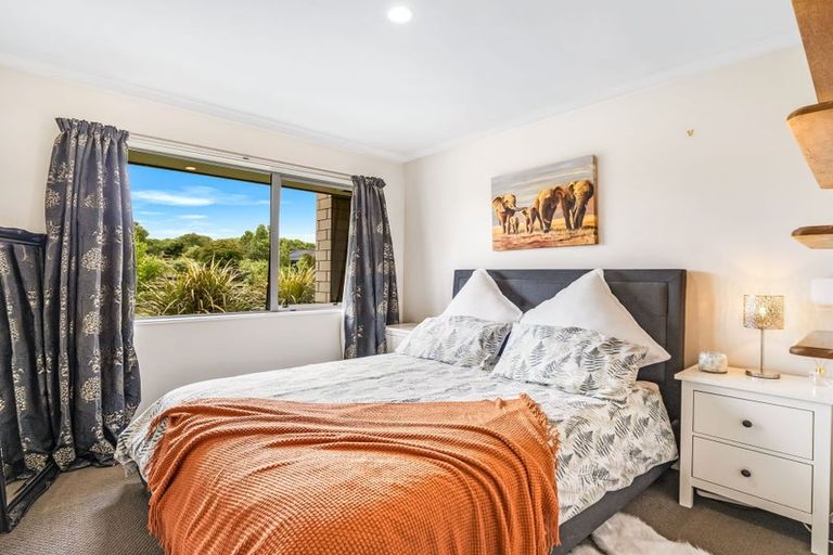 Photo of property in 9 Riverside Way, Amberley, 7410