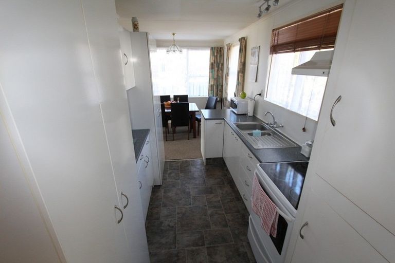 Photo of property in 28 Lancaster Crescent, Tokoroa, 3420