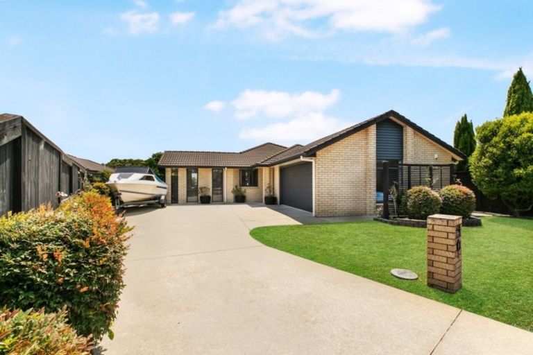 Photo of property in 10 Carrington Drive, Papamoa Beach, Papamoa, 3118