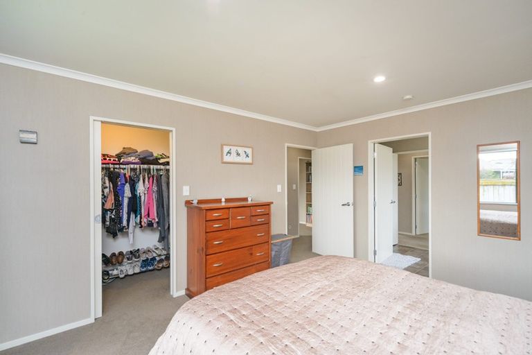 Photo of property in 8 Angelina Way, Kelvin Grove, Palmerston North, 4414