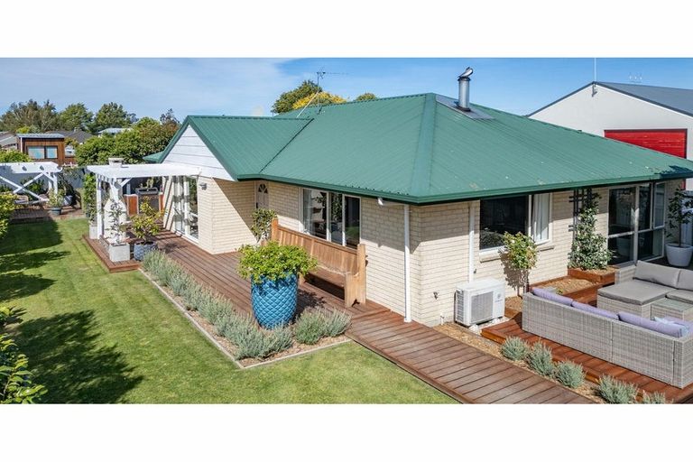 Photo of property in 60a Main North Road, Woodend, 7610