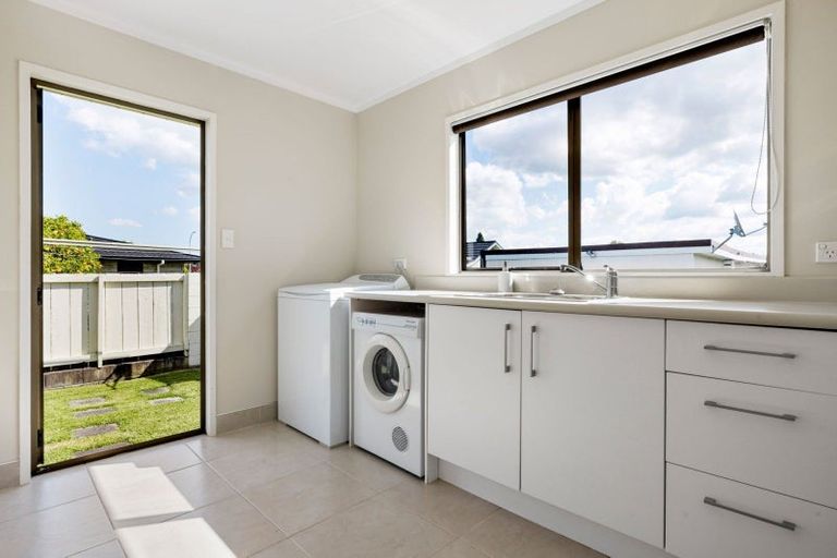 Photo of property in 22 Hillary Street, Chedworth, Hamilton, 3210