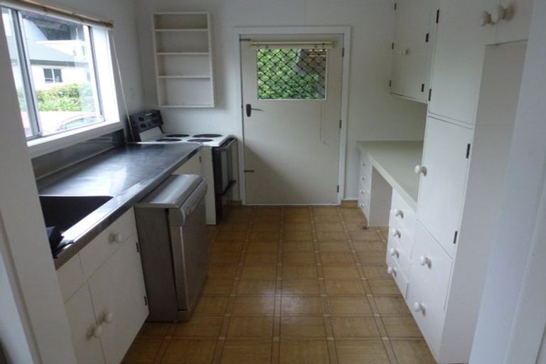 Photo of property in 22 Pahiatua Street, Hokowhitu, Palmerston North, 4410