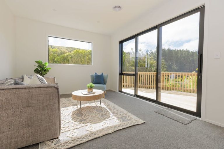 Photo of property in 24 Prestbury Grove, Churton Park, Wellington, 6037