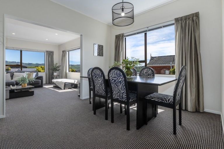 Photo of property in 9 Kinnel Grove, Papakowhai, Porirua, 5024