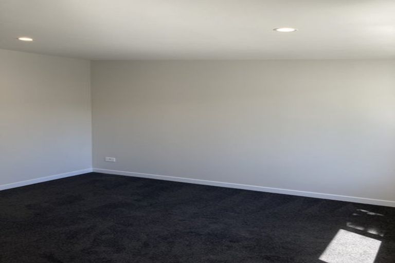 Photo of property in 4 Glendavar Street, Berhampore, Wellington, 6023